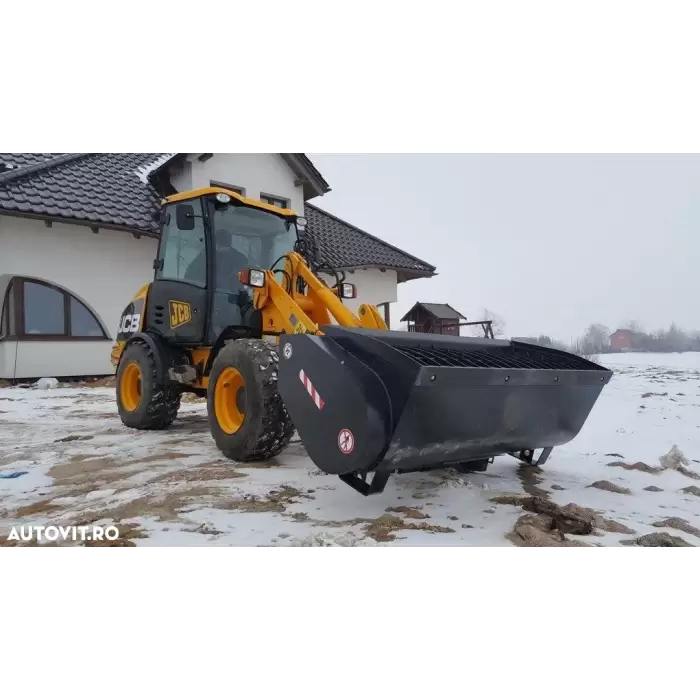 Cupa malaxor pentru mini incarcator